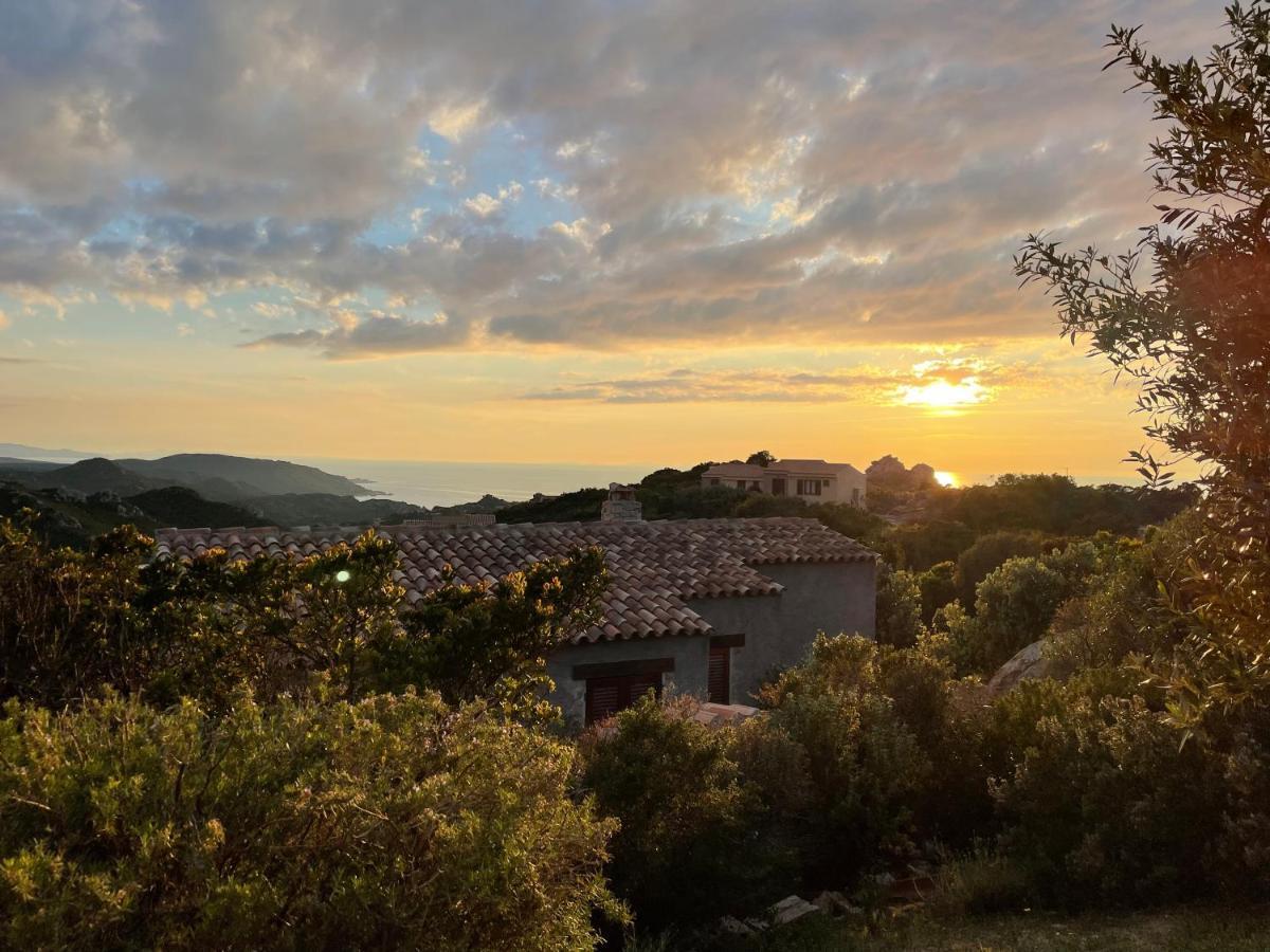 Villa Rocce Rosse คอสตาพาราดีโซ ภายนอก รูปภาพ